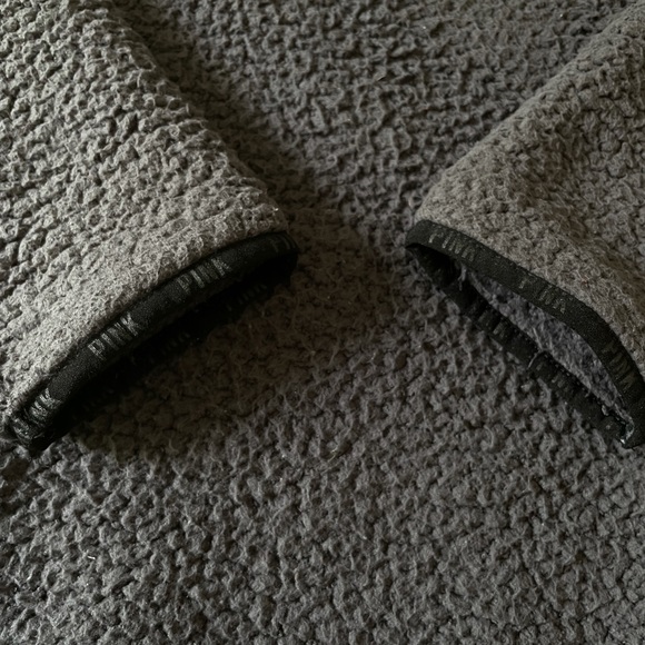 Women’s Victoria’s Secret PINK Sherpa Sweater - Picture 2 of 7